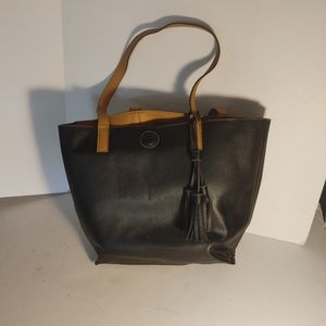 Reversible Black Tan Handbag Magnetic Closure 2 Strap